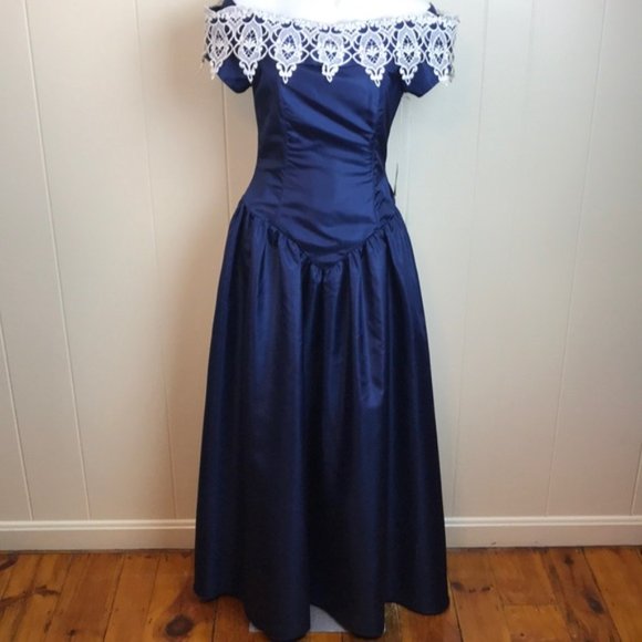 Vintage Dresses & Skirts - Vintage 80s/90s Off Shoulder Lace Puffy Prom Dress